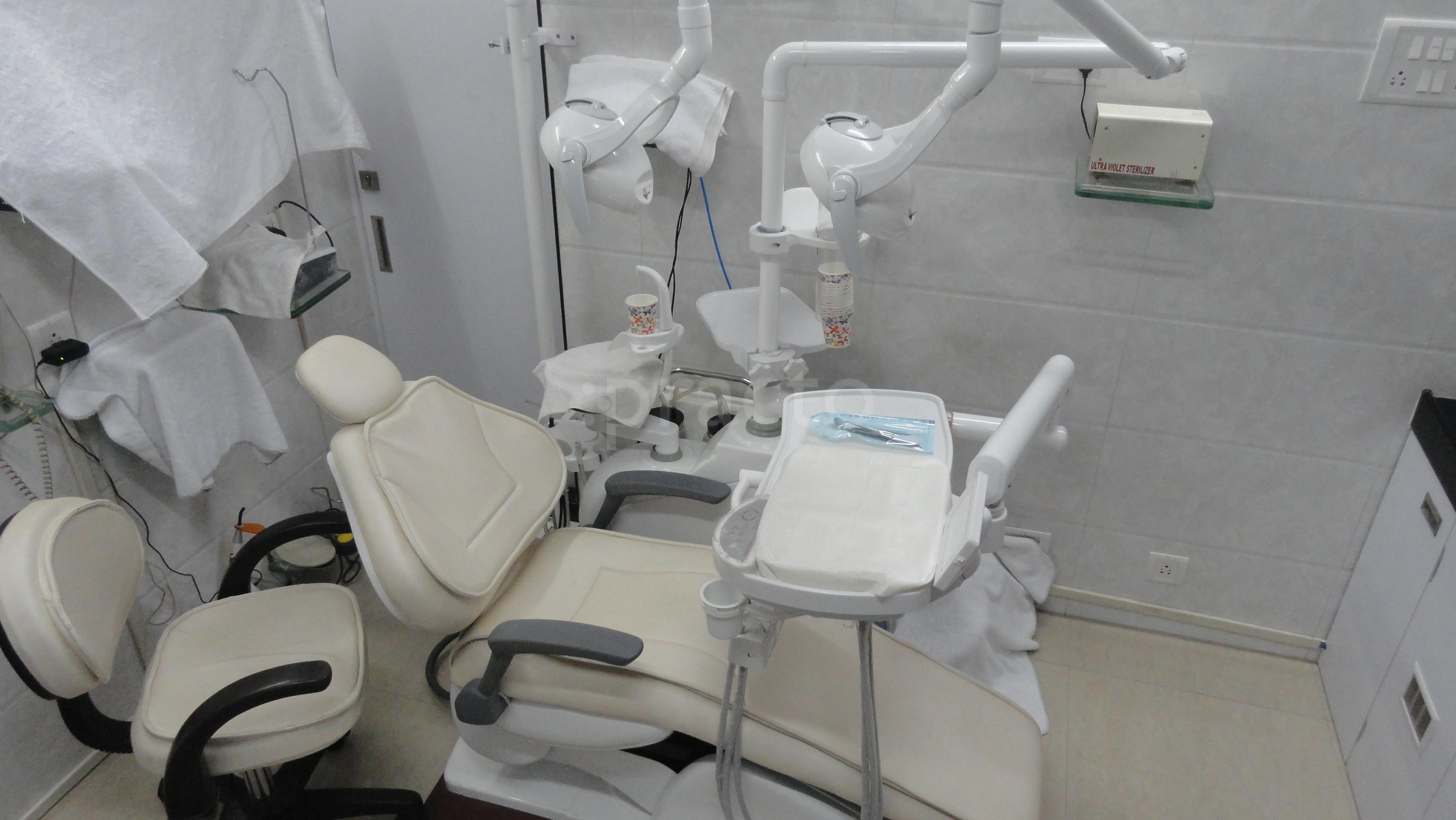 OPD/Ward at Dr. Chetan Bhole's Smile Dental Care and Implant Centre Mulund East Mumbai
