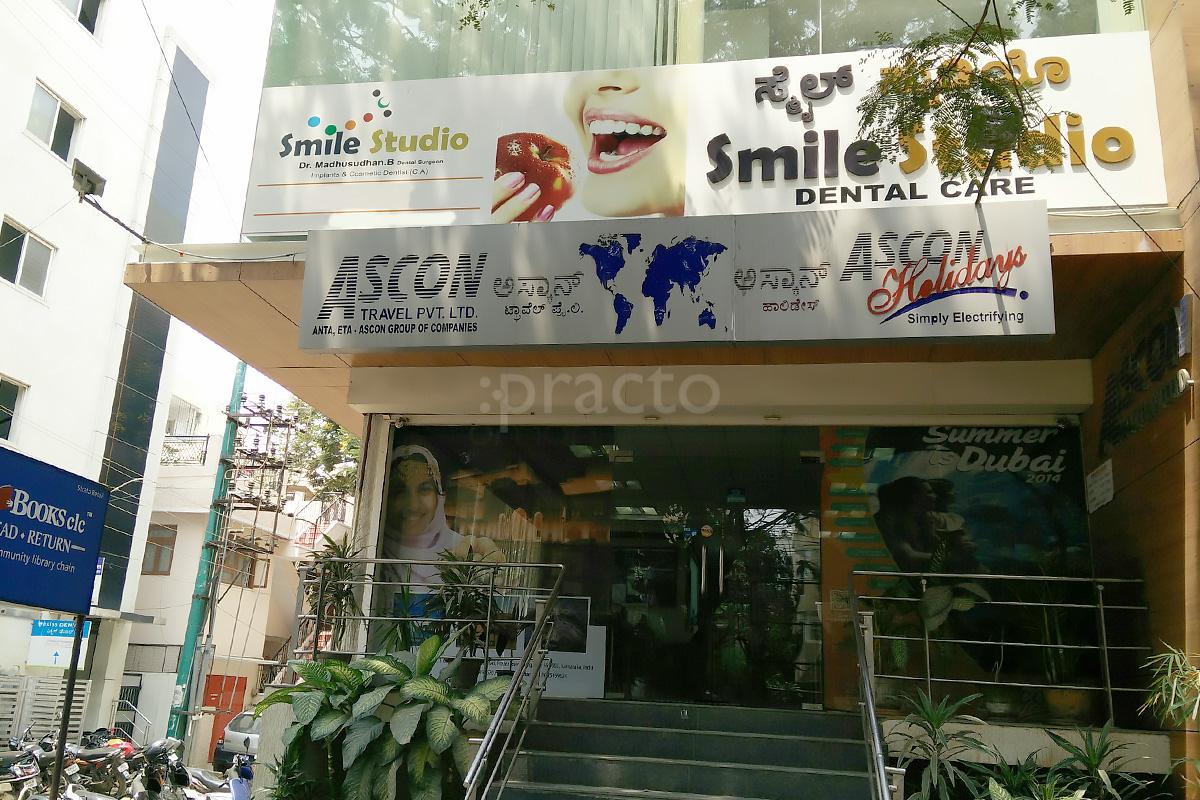 Entrance at Smile Studio Frazer Town Bangalore