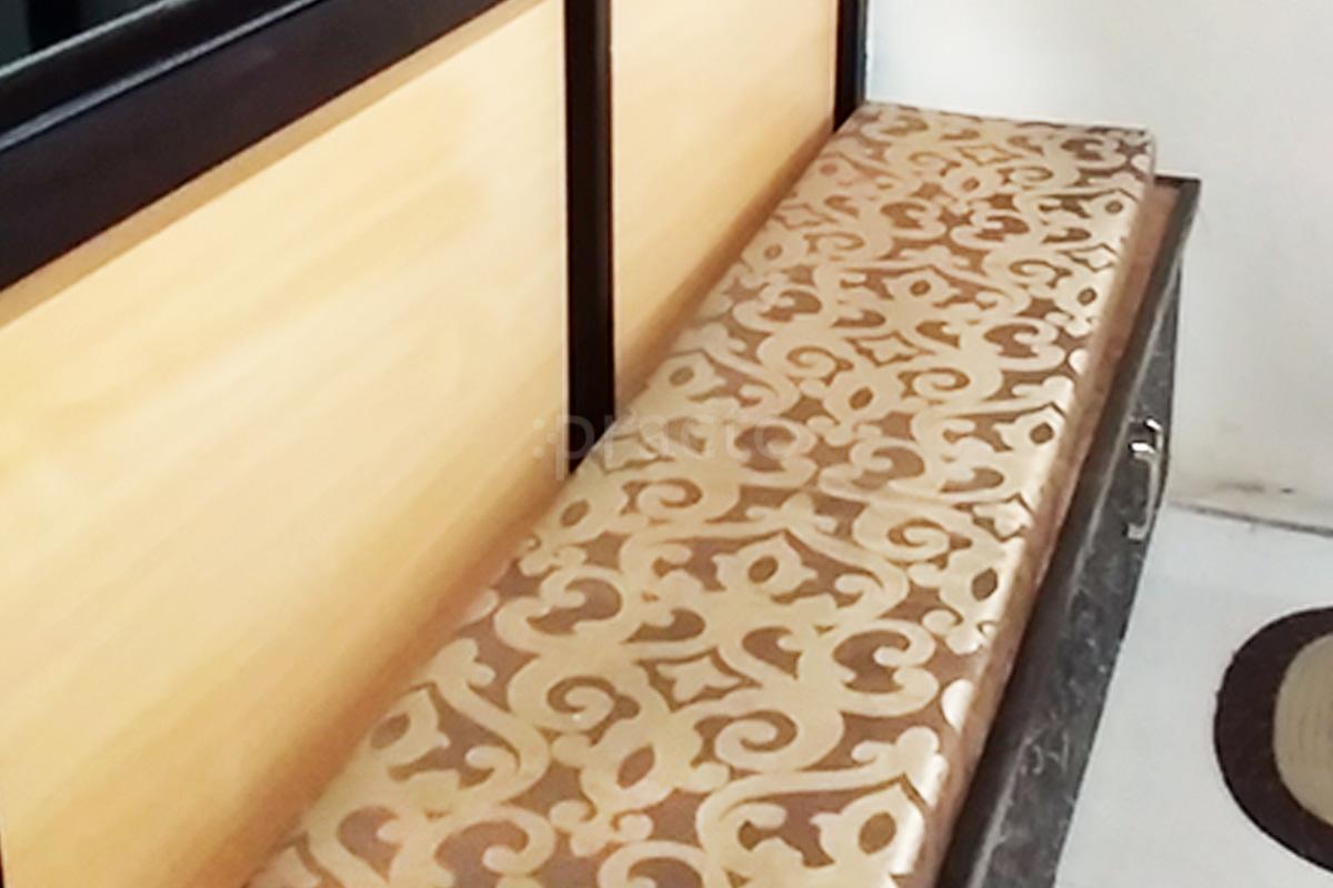 Waiting Area at Smilecare Dental Clinic Gittikhadan Nagpur
