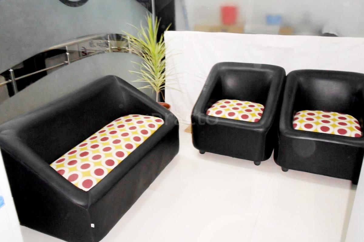 Waiting Area at Sodhi Dental & Orthodontic Clinic Osmanpura Aurangabad