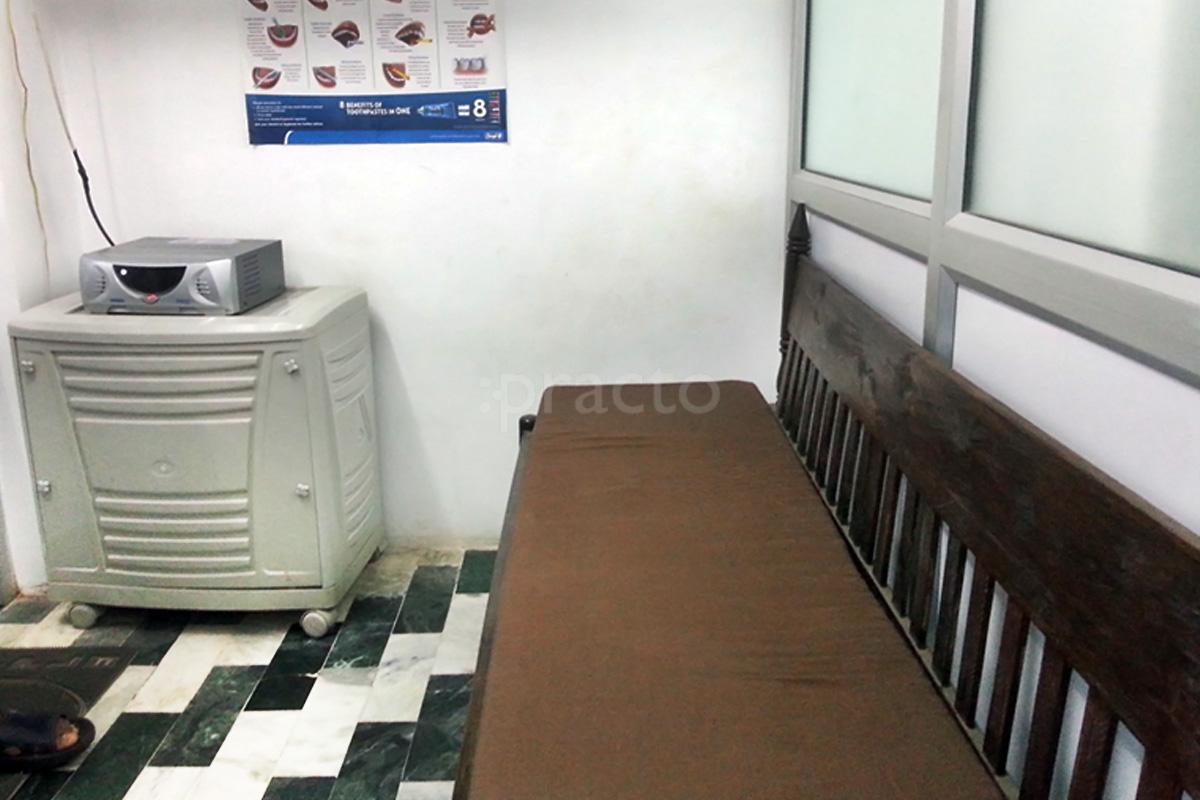 Waiting Area at Srivastava Dental Clinic Allahpur Allahabad