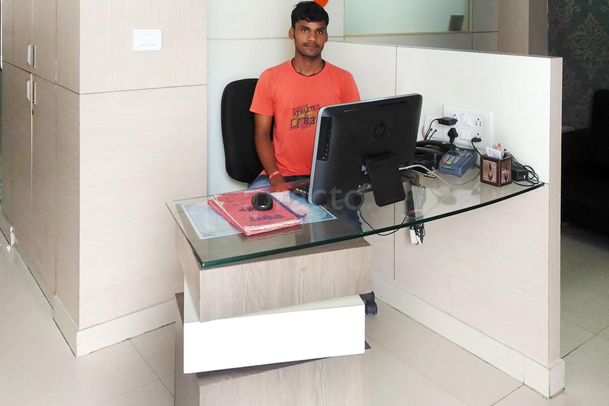 Reception at Srivastava's Dental Clinic Hazratganj Lucknow
