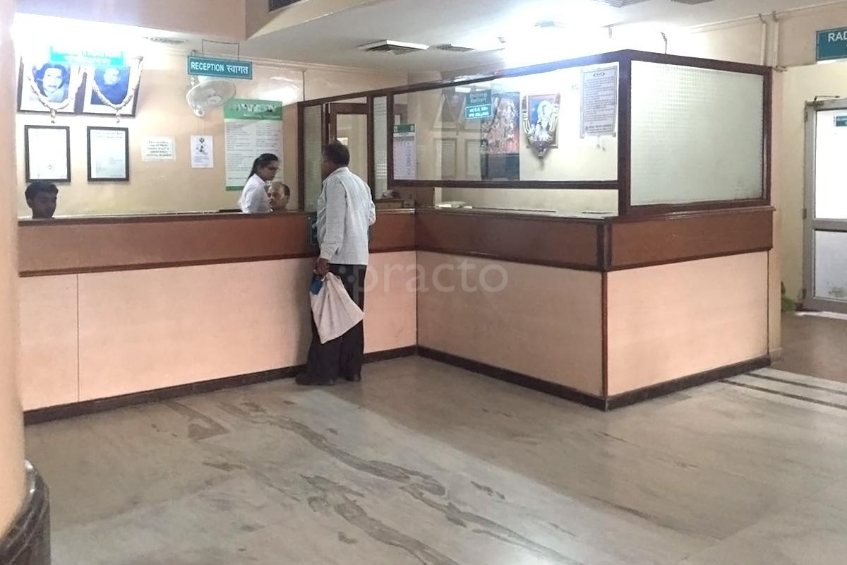 Reception at Sumitra Hospital Sector 35 Noida