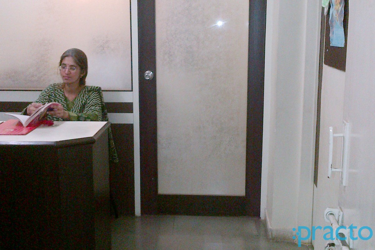 Reception at Sushrut Clinic Narayan Peth Pune