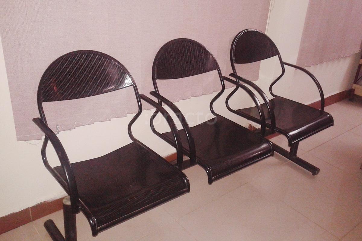 Waiting Area at The Apple Dental Moti Nagar Hyderabad