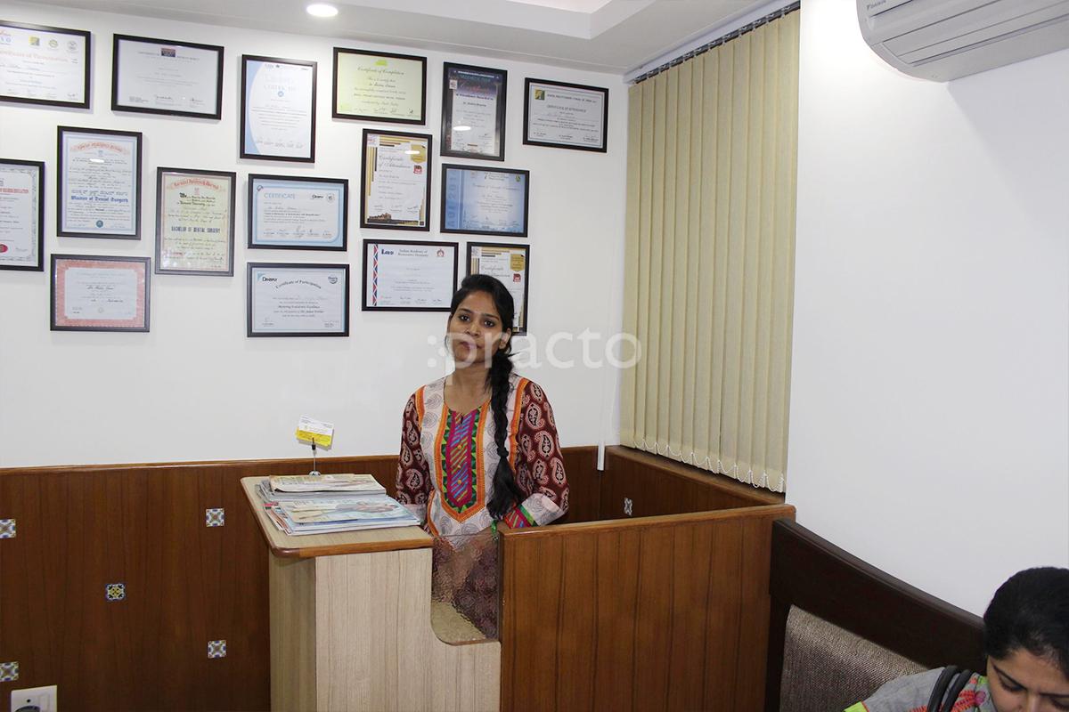 Reception at The Dental Touch Vasant Kunj Delhi