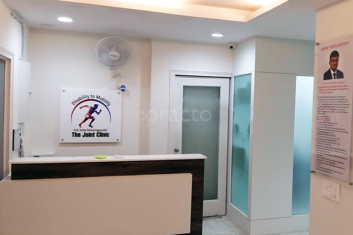 Reception at The Joint Clinic Rohini Delhi