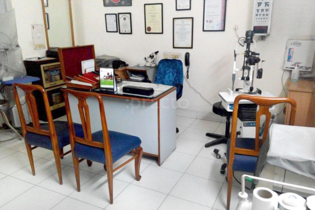 Consultation Room at Vaish Eye Clinic Model Town 3 Delhi