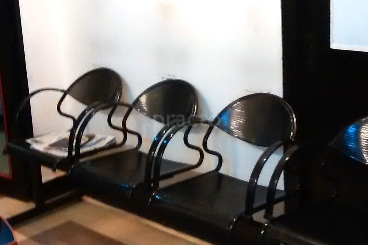 Waiting Area at Vanisha Orthopedic & Physiotherapy Centre Koramangala 8 Block Bangalore