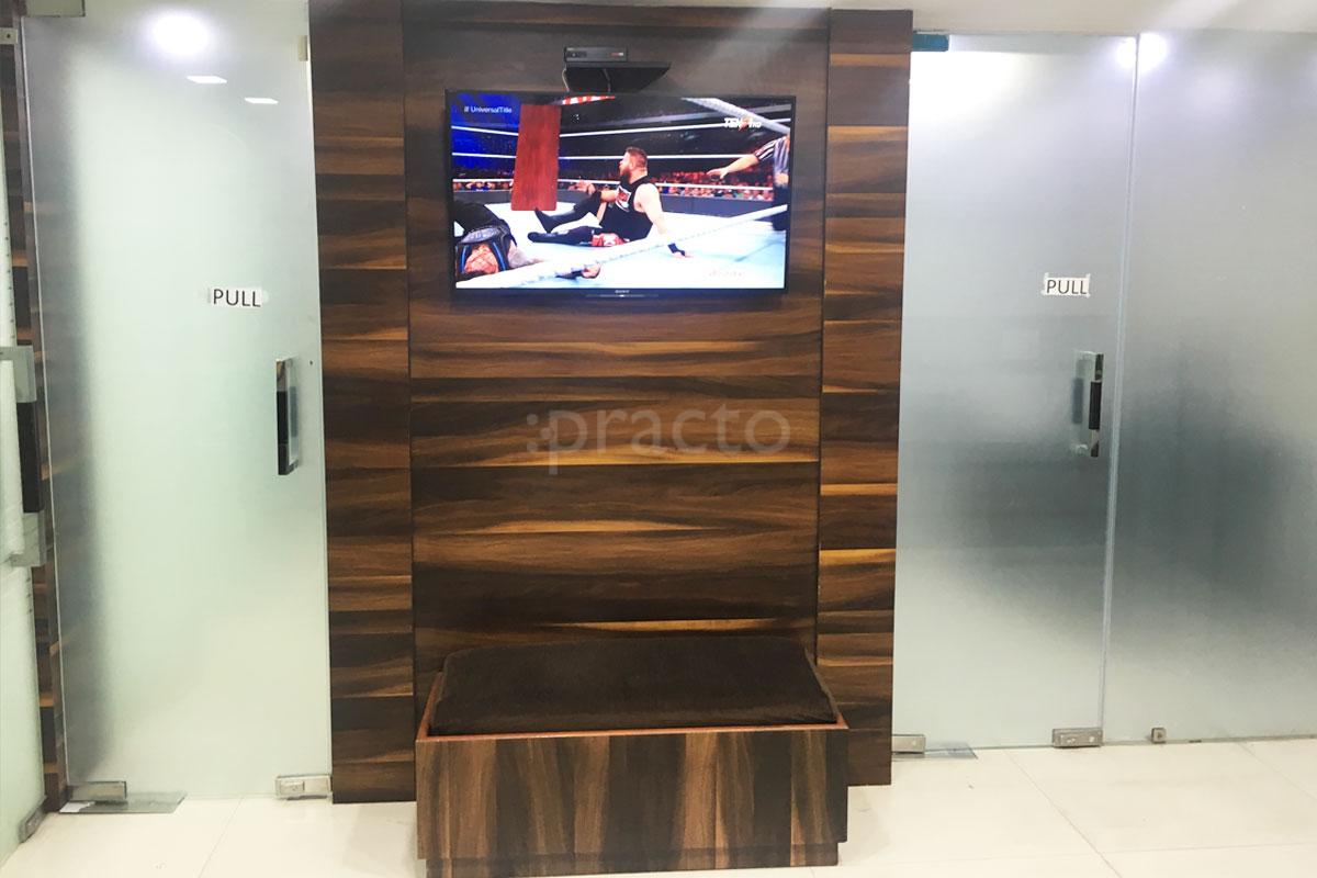 Waiting Area at Vardaan Skin & Bone Clinic Pitampura Delhi
