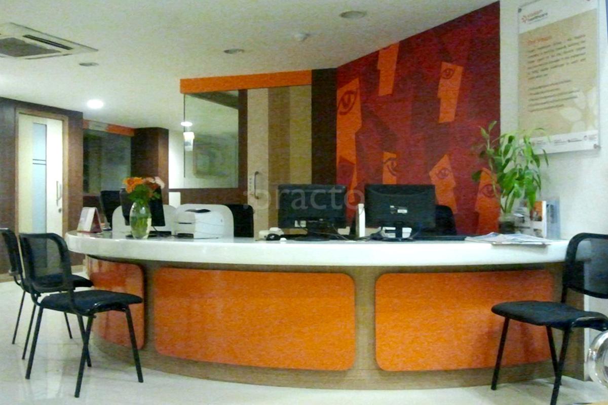 Reception at Vasan Eye Care Hospital Neelankarai Chennai