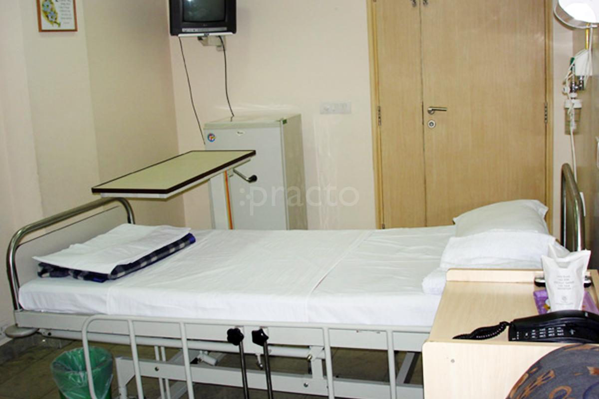 Vinayak Hospital Gujranwala Town Delhi